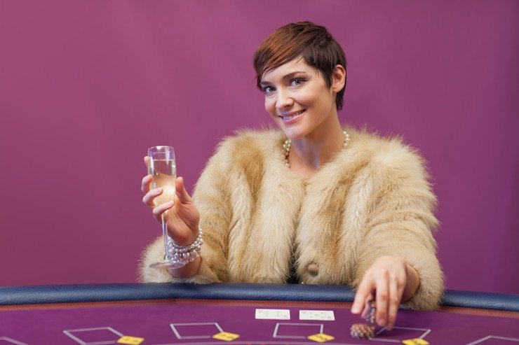 Permainan slot Diamond Empire di platform mpopelangi dengan tema kemewahan dan simbol permata